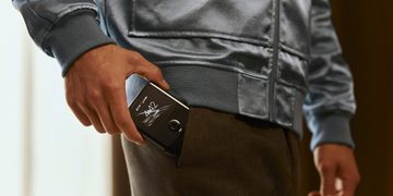 motorola razr pocket size