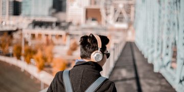 Gratis muziek luisteren op telefoon