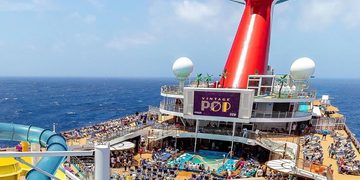 cruiseschip met pretpark
