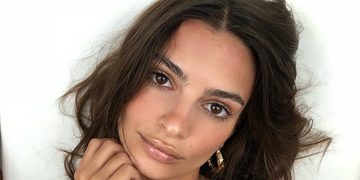 Emily Ratajkowski zwanger zonder kleren