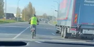 e-bike op de snelweg