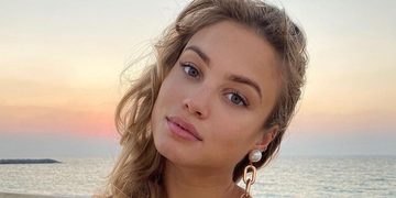 Rose Bertram Instagram (1)