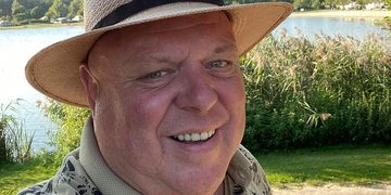 peter gillis koopt nieuwe auto