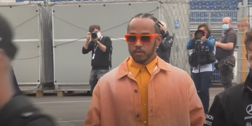 opvallende outfits lewis hamilton