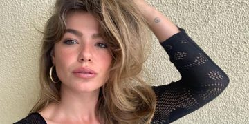 Abbey Hoes en vriendin in lingerie