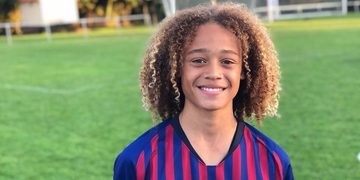 wat verdient Xavi Simons bij PSG salaris