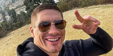 rico verhoeven geeft zijn auto weer een andere kleur