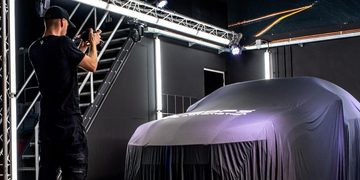 Enzo Knol auto nieuwe kleur