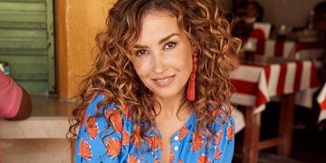 Katja Schuurman deelt foto in badpak ter promotie van nieuwe film