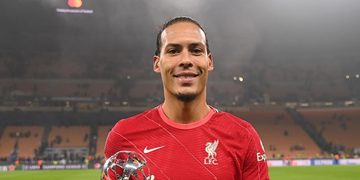 shirtsponsor liverpool contract