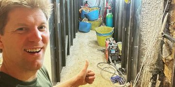 Colin (42) graaft een tunnel van zijn huis naar een ondergrondse mancave in de achtertuin
