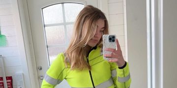 Emilia zweedse vrachtwagenchauffeur