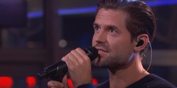 hoeveel verdienen nick en simon met optreden salaris