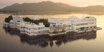 Taj Lake Palace James bond hotel