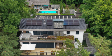bijzonder huis funda zwemparadijs
