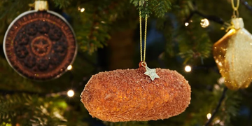 frikandel speciaal kerstbal grappig