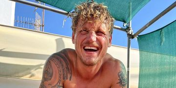 Kaj Gorgels is beestachtig fit voor de cover van Men's Health