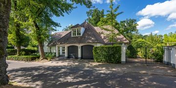 Cody gakpo koopt villa eindhoven foto's
