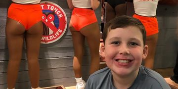 goed rapport hooters