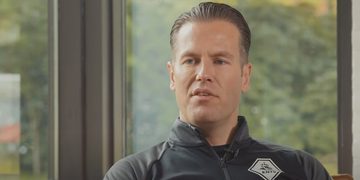 salaris danny makkelie wk scheidsrechter bedrag
