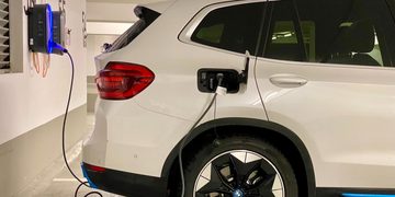 hoe accu elektrische auto verzorgen onderhoud