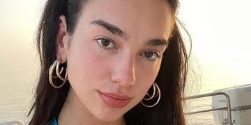 dua lipa zangeres selfie