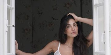 Anna Nooshin lingerie foto