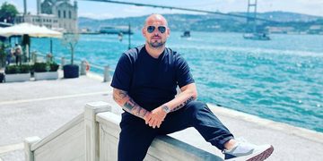 barman Sneijder