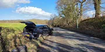 auto kapot aangetroffen na vakantie