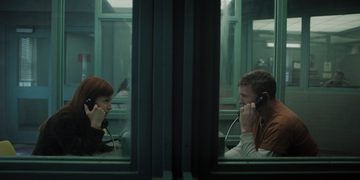 Stilbeeld uit "I Will Find You" (2026) met Britt Lower en Sam Worthington