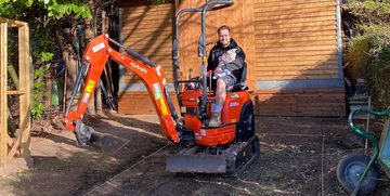 alex dodman bouwt zelf zwembad eigen tuin
