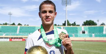 cavan sullivan salaris voetballer 14 jaar amerika