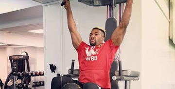 Adama Traore transformatie gespierd gewicht