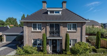 villa denzel dumfries