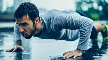 workout slecht weer sporten sportschool trainingpak hardloopschoenen MAN MAN