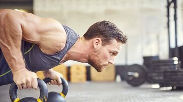 ochtend routine gespierde mannen