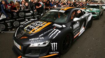 Een karavaan aan supercars