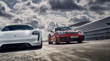 Porsche Mission E en Porsche GT2 RS Widowmaker Steffen Jahn MAN-MAN