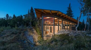 Carraig ridge rock house man man