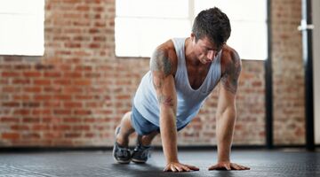 Fit blijven twee oefeningen MAN MAN