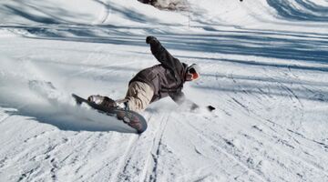 wintersportvakantie man man 02