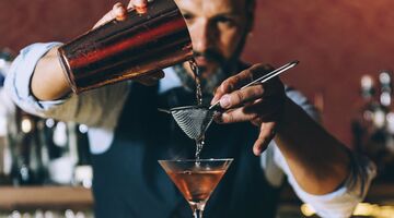 Perfect serve barshow MAN MAN