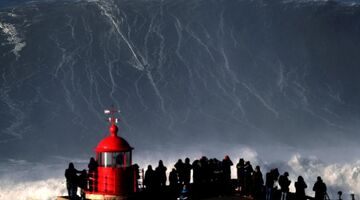 hoogste golf ooit surfen MAN MAN