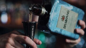 Cocktails met disaronno wears diesel
