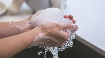 mee-eters uitknijpen