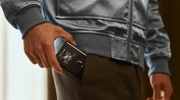 motorola razr pocket size