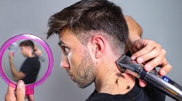 zelf je haar opscheren zijkanten achterkant