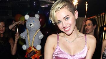 knappe vrouwen met kort pittig kapsel