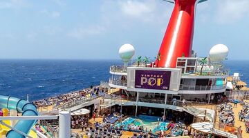 cruiseschip met pretpark