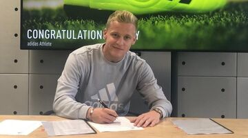 salaris Donny van de Beek Manchester United